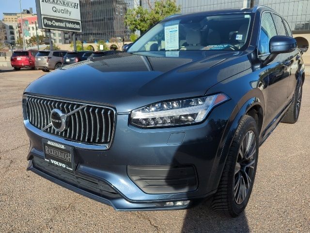 2022 Volvo XC90 Momentum