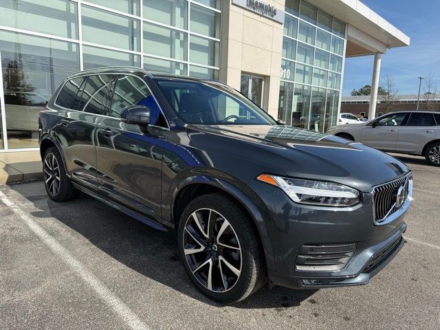 2022 Volvo XC90 Momentum