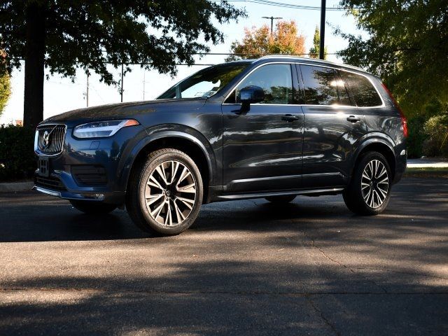 2022 Volvo XC90 Momentum