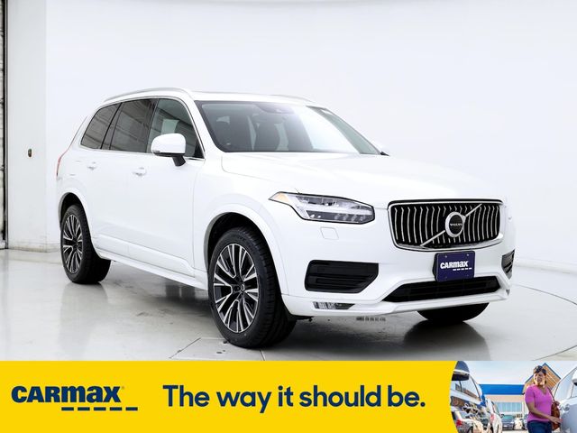 2022 Volvo XC90 Momentum