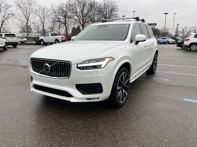 2022 Volvo XC90 Momentum