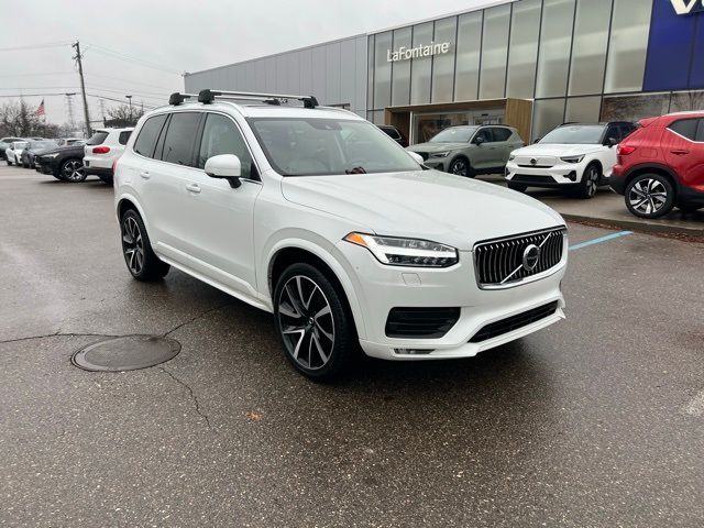 2022 Volvo XC90 Momentum