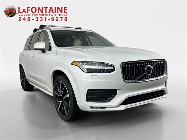 2022 Volvo XC90 Momentum