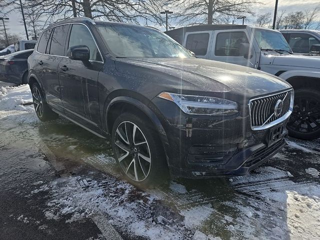 2022 Volvo XC90 Momentum