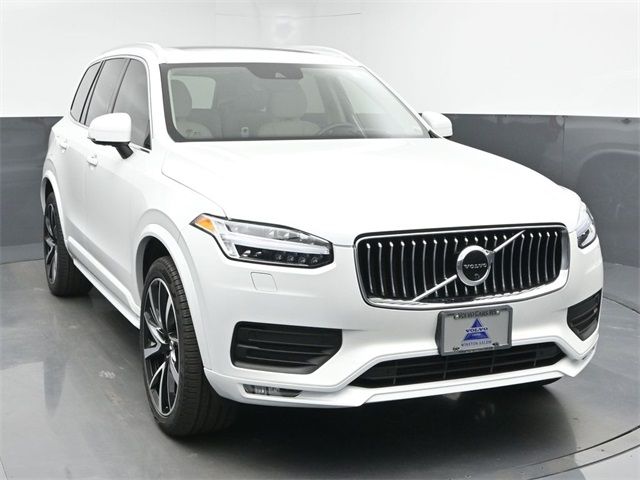 2022 Volvo XC90 Momentum