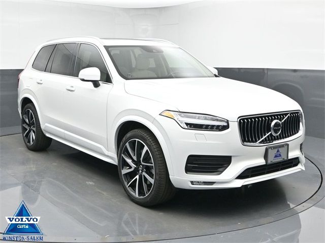 2022 Volvo XC90 Momentum