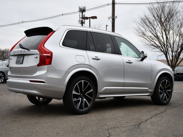 2022 Volvo XC90 Momentum