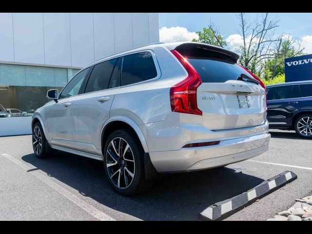 2022 Volvo XC90 Momentum