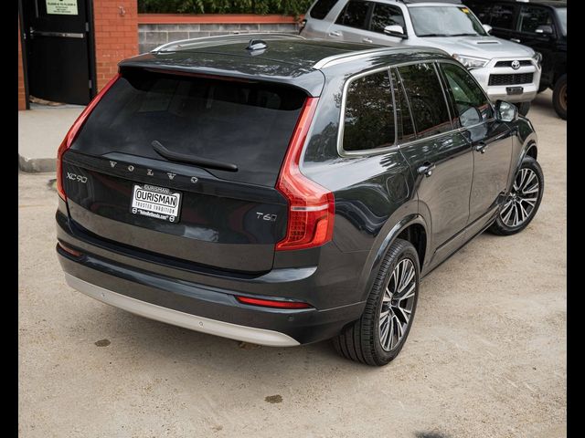 2022 Volvo XC90 Momentum