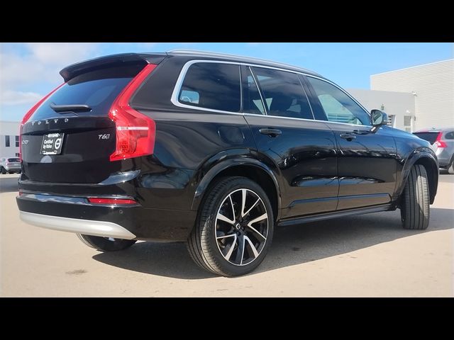 2022 Volvo XC90 Momentum