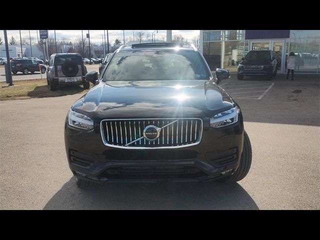 2022 Volvo XC90 Momentum