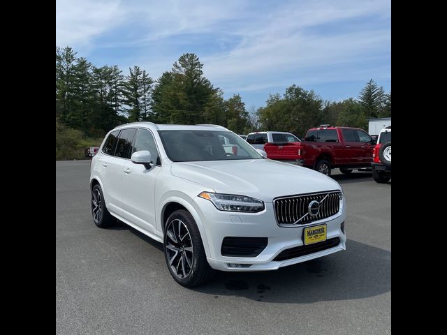 2022 Volvo XC90 Momentum