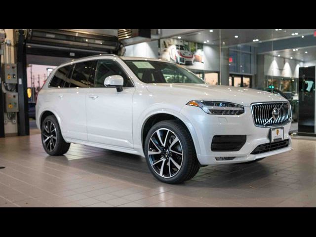 2022 Volvo XC90 Momentum