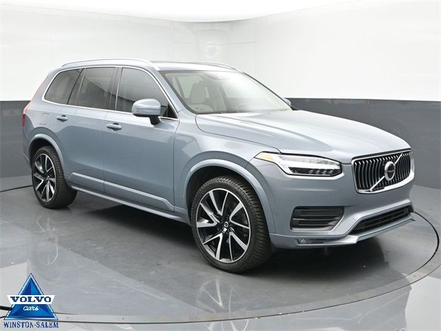 2022 Volvo XC90 Momentum