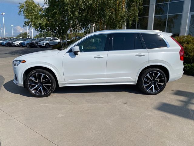 2022 Volvo XC90 Momentum