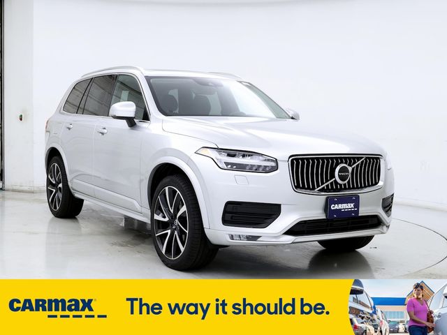 2022 Volvo XC90 Momentum