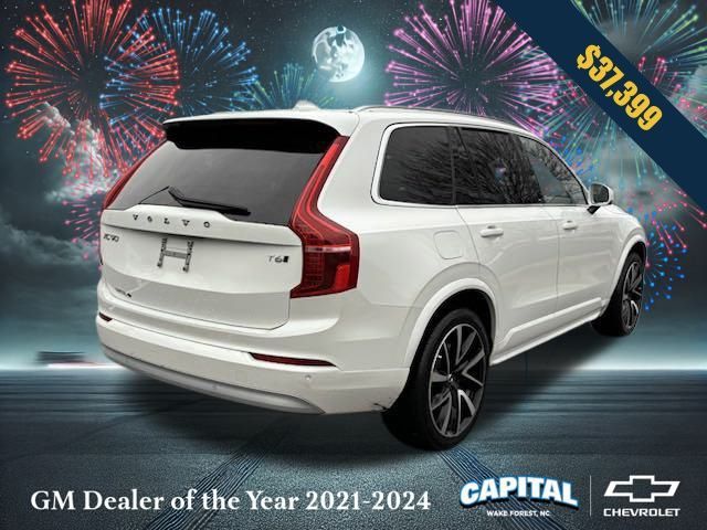 2022 Volvo XC90 Momentum