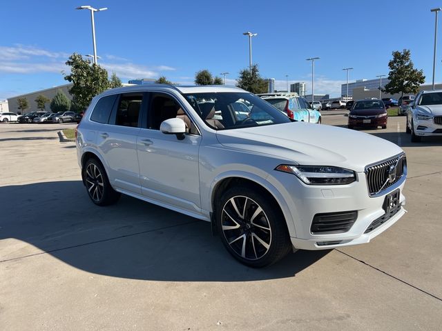 2022 Volvo XC90 Momentum