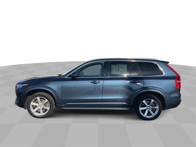 2022 Volvo XC90 Momentum