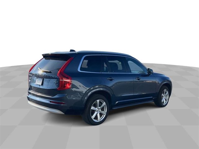 2022 Volvo XC90 Momentum