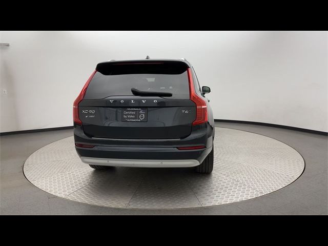 2022 Volvo XC90 Momentum