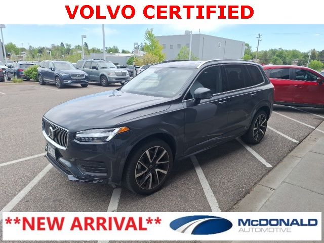 2022 Volvo XC90 Momentum