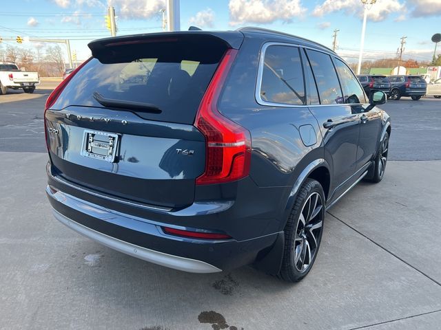 2022 Volvo XC90 Momentum