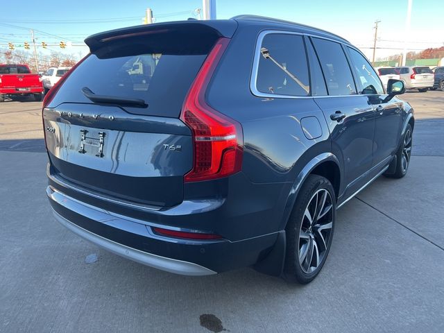 2022 Volvo XC90 Momentum