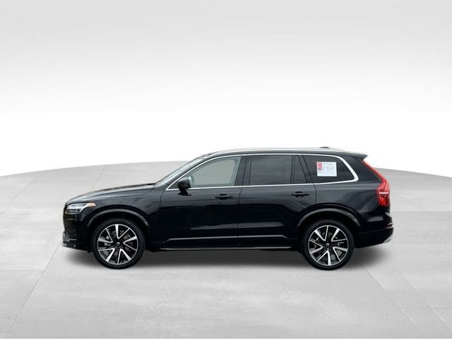 2022 Volvo XC90 Momentum