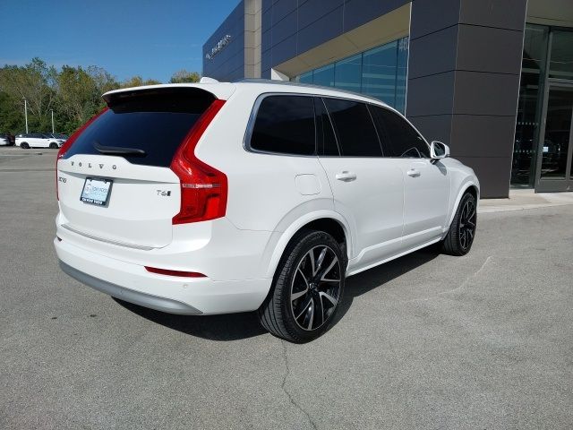 2022 Volvo XC90 Momentum