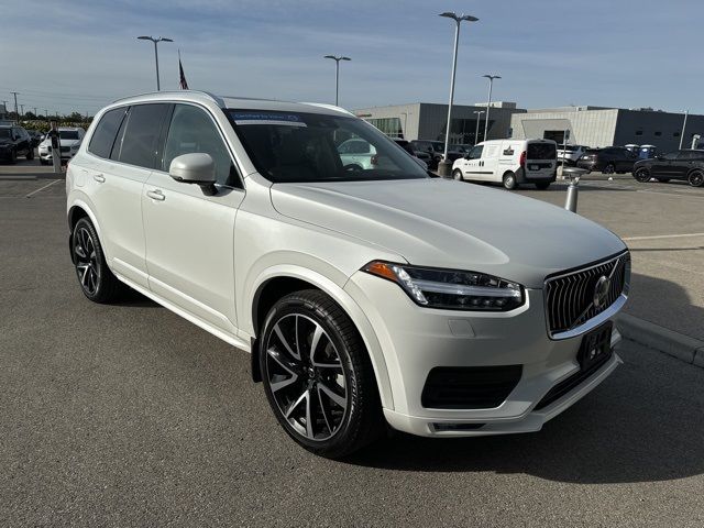 2022 Volvo XC90 Momentum