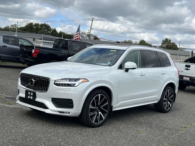 2022 Volvo XC90 Momentum