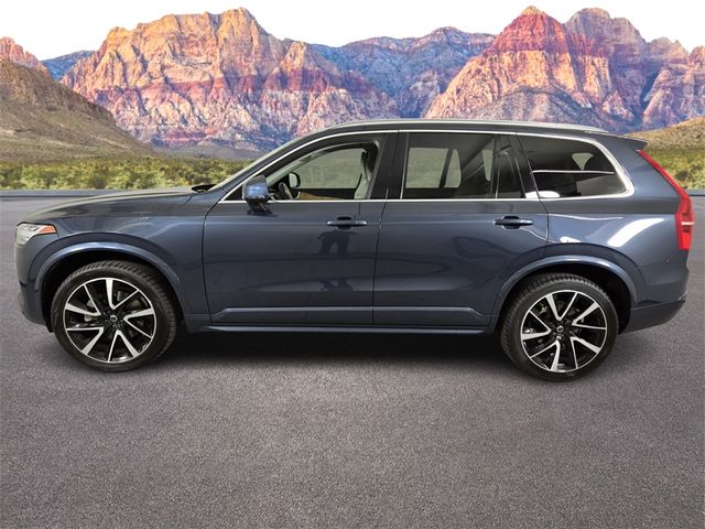 2022 Volvo XC90 Momentum