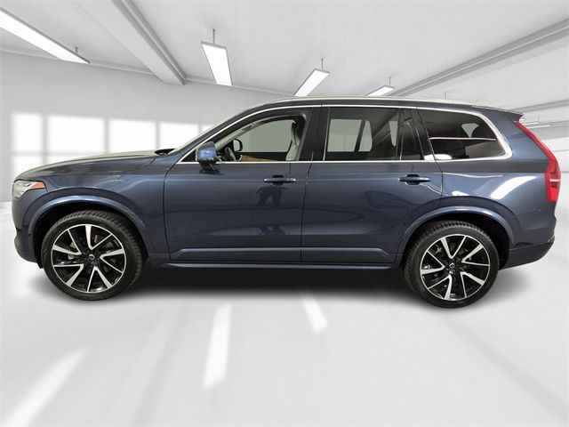 2022 Volvo XC90 Momentum