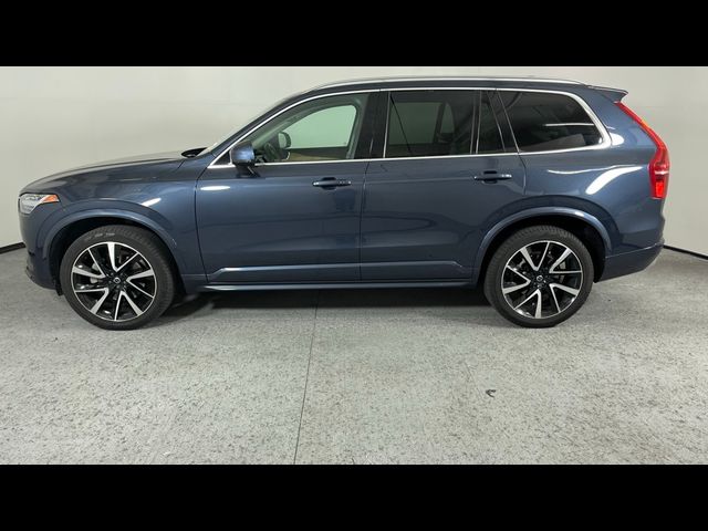 2022 Volvo XC90 Momentum