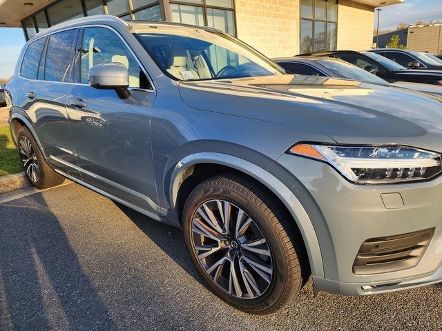 2022 Volvo XC90 Momentum