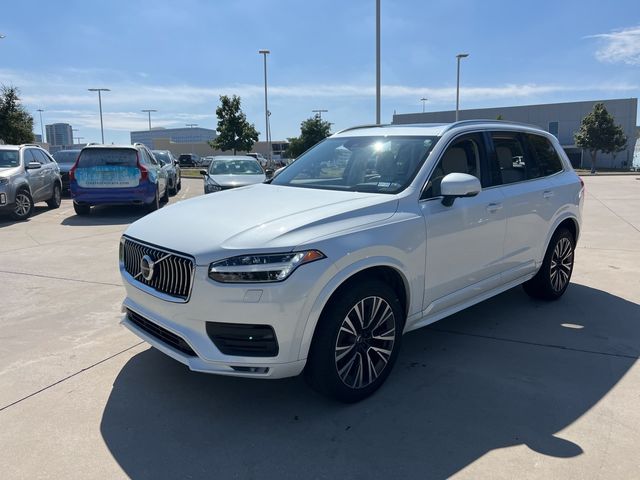 2022 Volvo XC90 Momentum