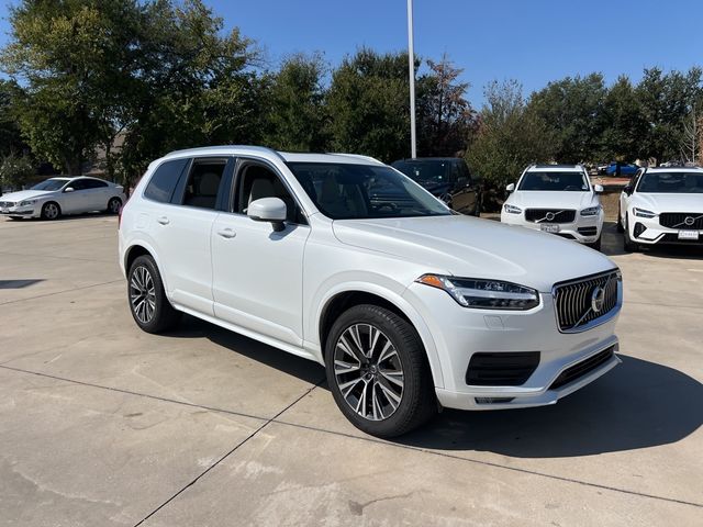 2022 Volvo XC90 Momentum