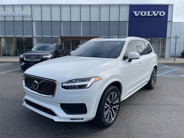 2022 Volvo XC90 Momentum