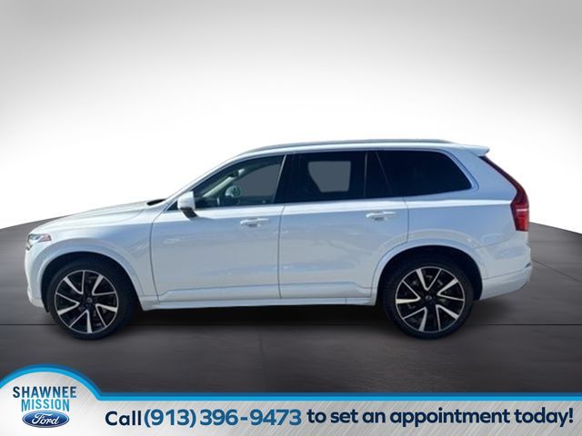 2022 Volvo XC90 Momentum