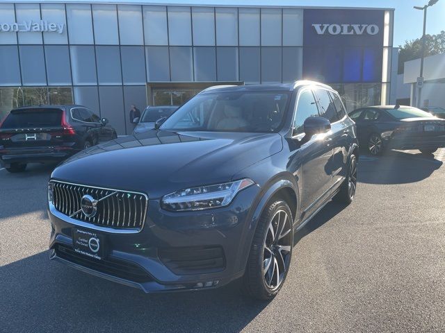 2022 Volvo XC90 Momentum