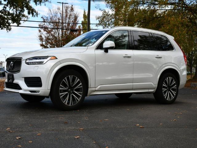 2022 Volvo XC90 Momentum