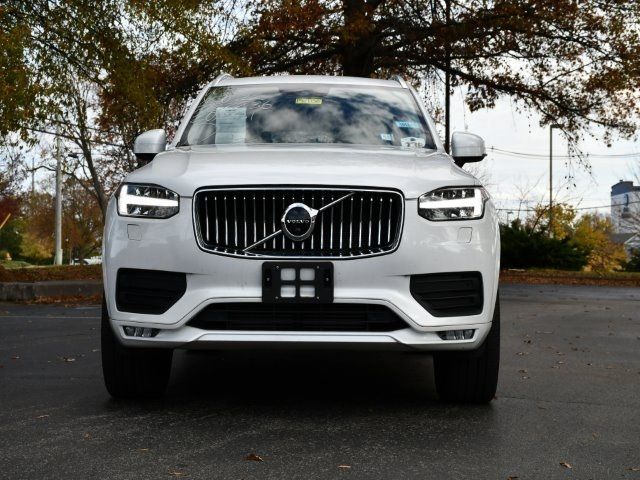 2022 Volvo XC90 Momentum