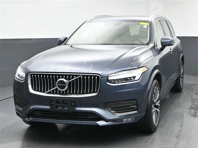 2022 Volvo XC90 Momentum