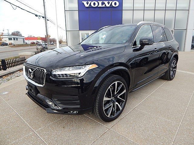 2022 Volvo XC90 Momentum