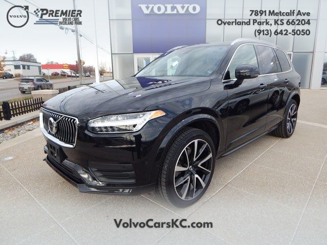 2022 Volvo XC90 Momentum