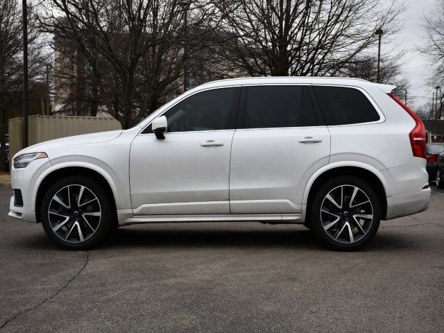 2022 Volvo XC90 Momentum