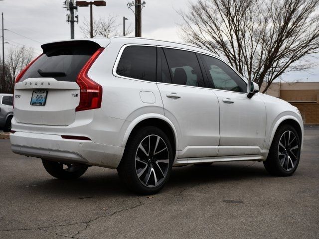 2022 Volvo XC90 Momentum