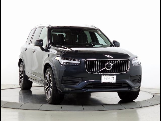 2022 Volvo XC90 Momentum