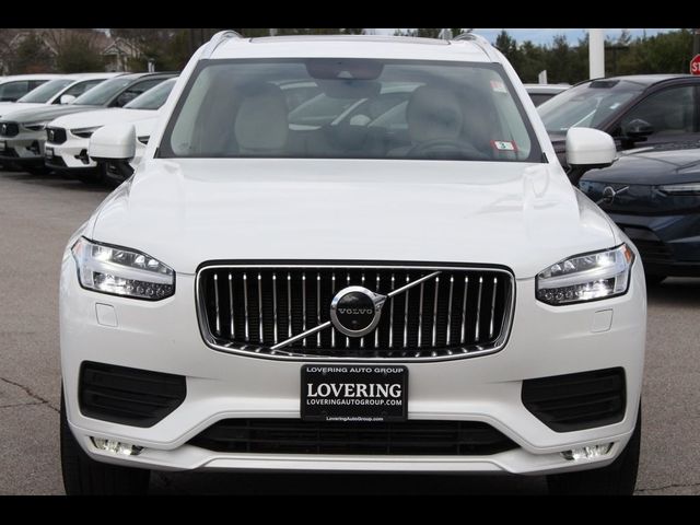 2022 Volvo XC90 Momentum